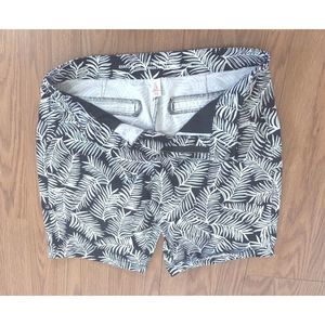 Size 31x8 in‎ Khaki By GAP Women's Denim Shorts Floral Black Bermuda style
